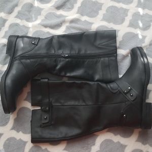Crown Vintage Black Boots